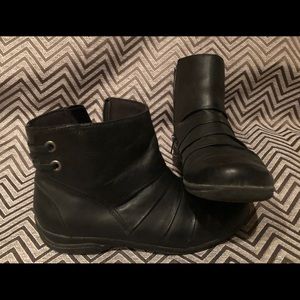 Clark’s Connection Women’s Ankle Boots